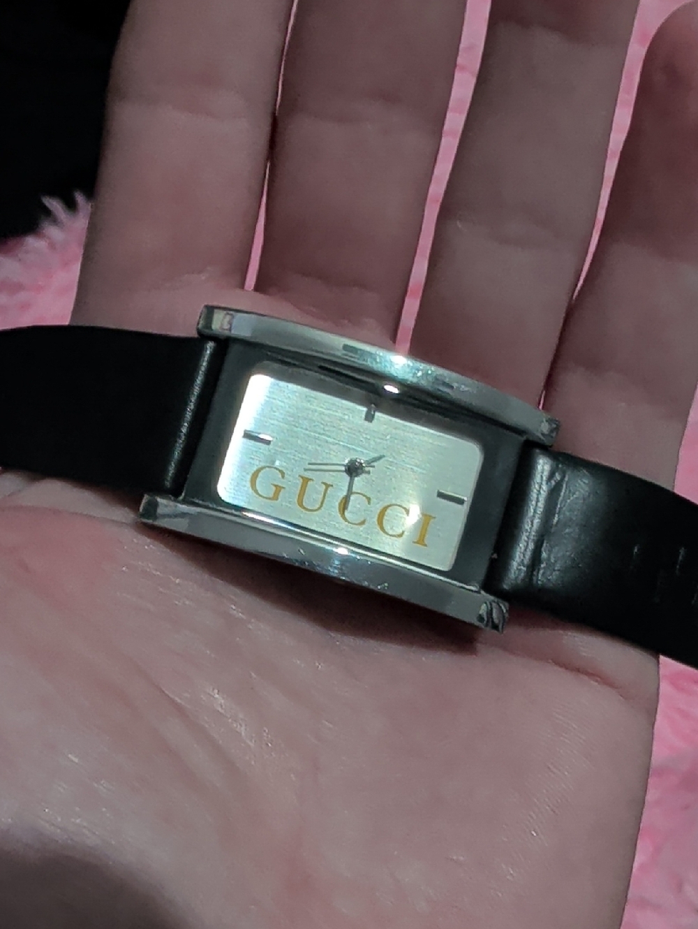 Vintage Gucci Tank Watch - Silver/Grey Dial - Black Genuine Leather - Picture 4 of 11